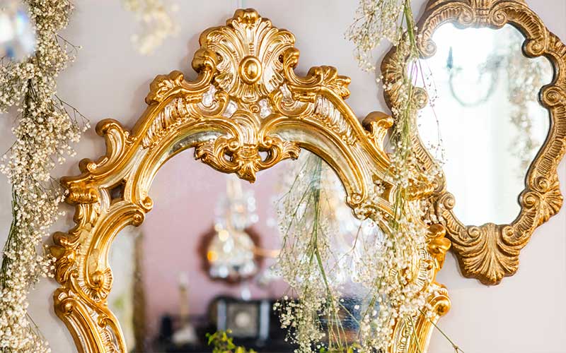 The Role and Aesthetics of Mirrors in Spatial Design